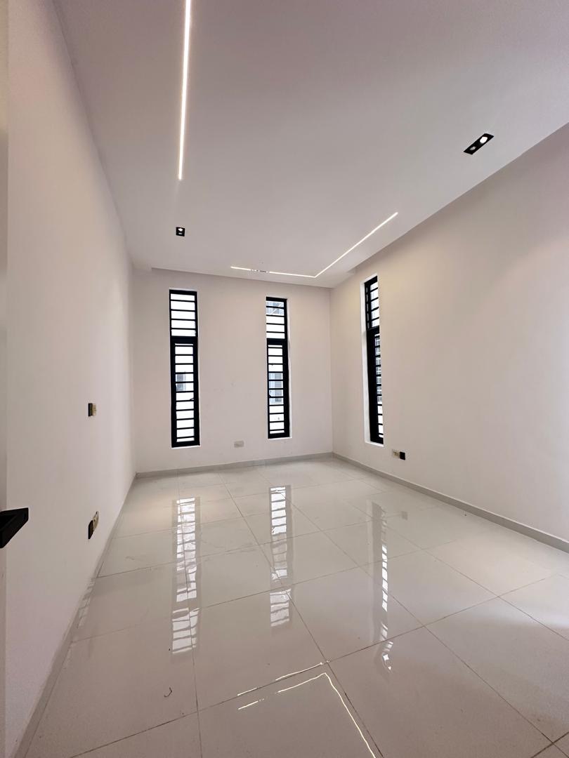 5 Bedroom detached duplex with Bq — photo 8 of 20