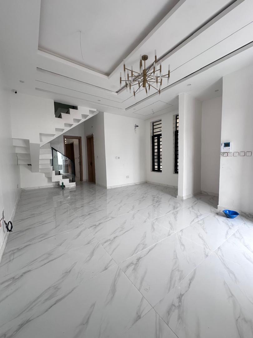 4 Bedroom semi detached duplex — photo 11 of 11