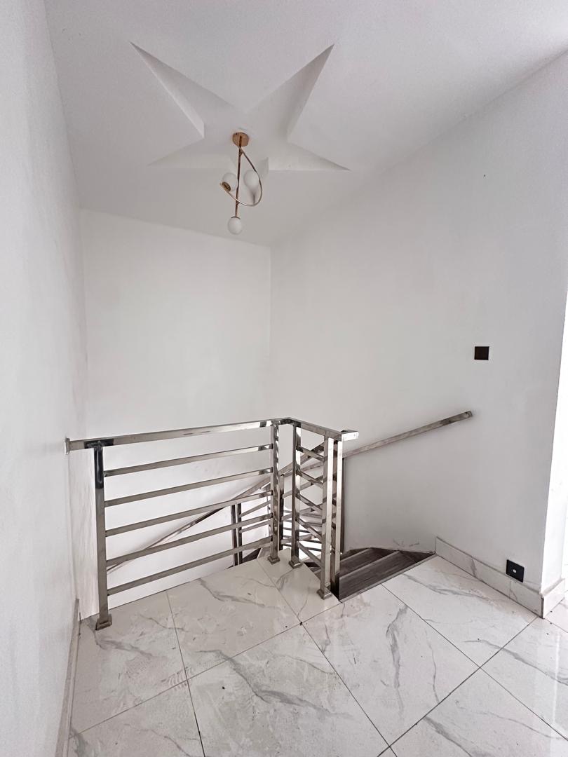 4-Bedroom Semi detached Modern Duplex — photo 8 of 15