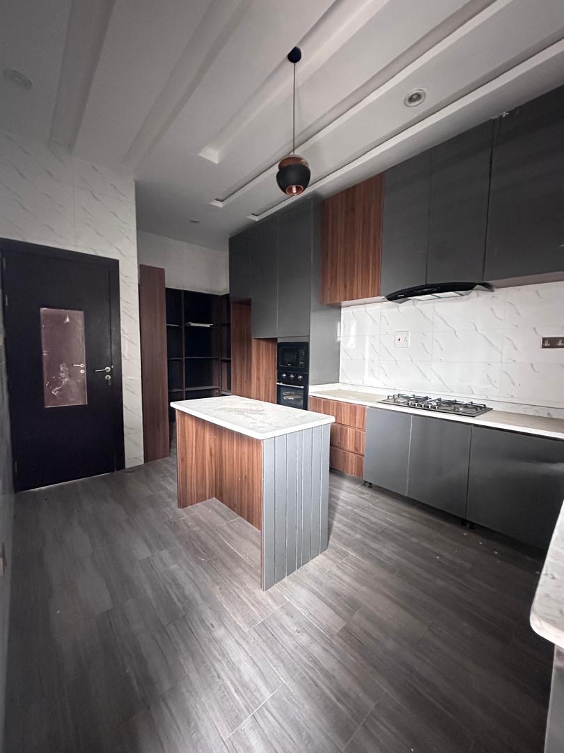 4-Bedroom Semi detached Modern Duplex — photo 3 of 15