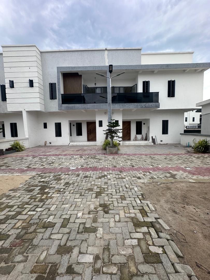 4-Bedroom Semi detached Modern Duplex — photo 2 of 15