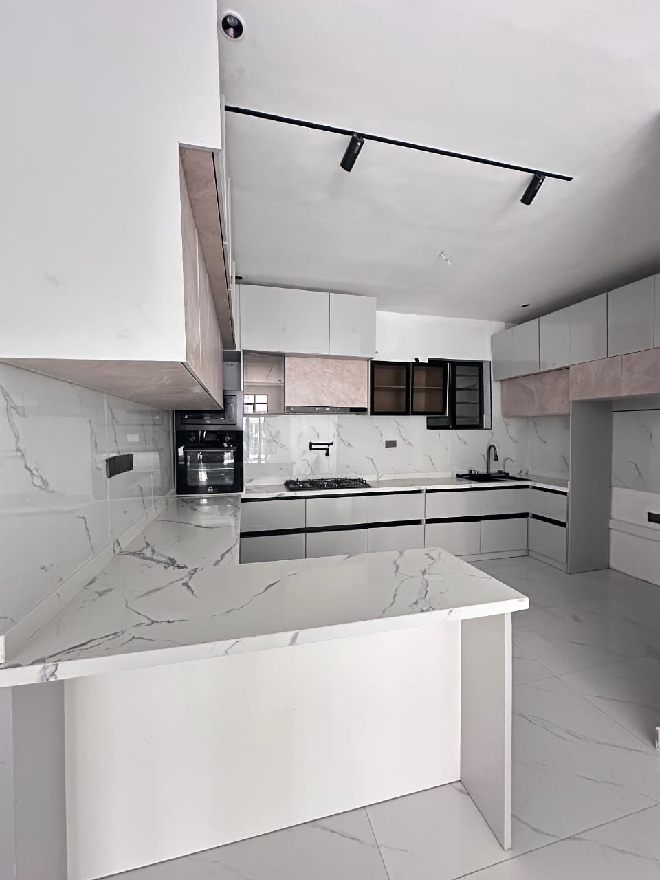 1,2 and 3  Bedroom apartment for sale — photo 3 of 11
