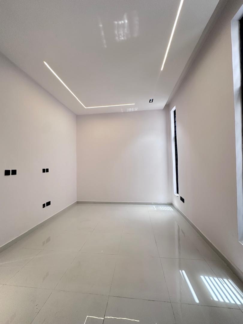 5 Bedroom detached duplex with Bq — photo 12 of 20